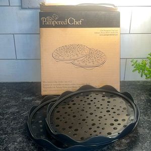 Pampered Chef microwave chip maker. Like new. Possibly new. Two stacking…